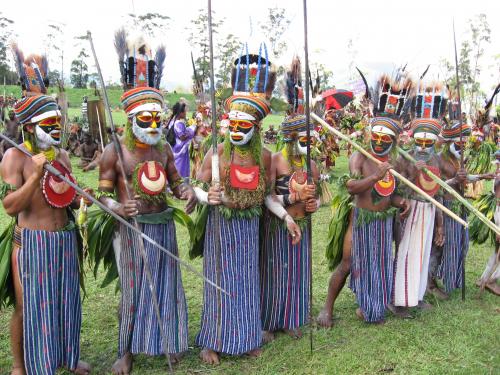 巴布亞新幾內亞人的珠母貝盾（kina moa） Papua New Guinean Kina Moa