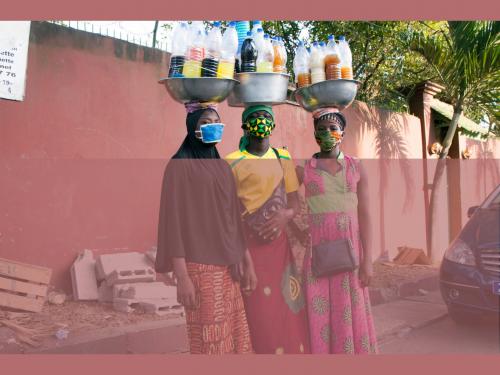 異國疫文化展示單元首頁-象牙海岸戴口罩的街頭小販