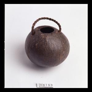 椰子殼製水罐