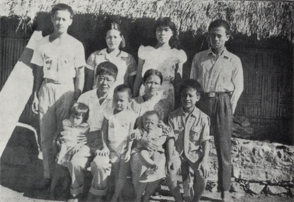 圖版肆貳：julao takun和他的家人